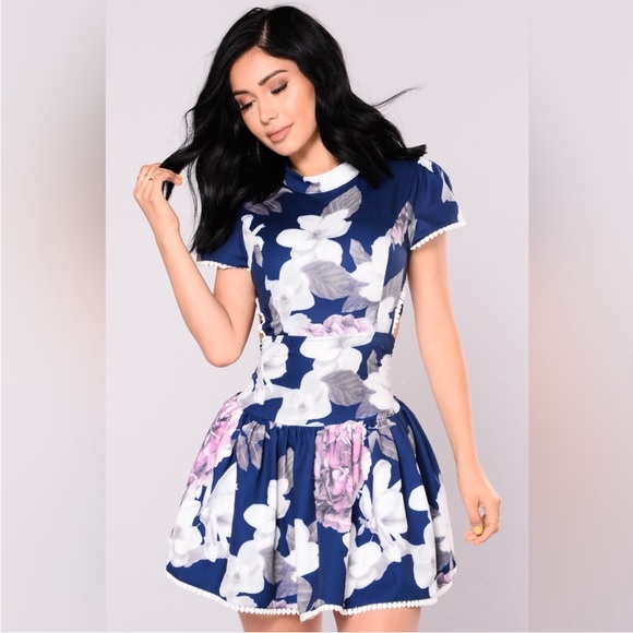 Criss cross lace up back dress floral navy blue - Picture 3 of 5